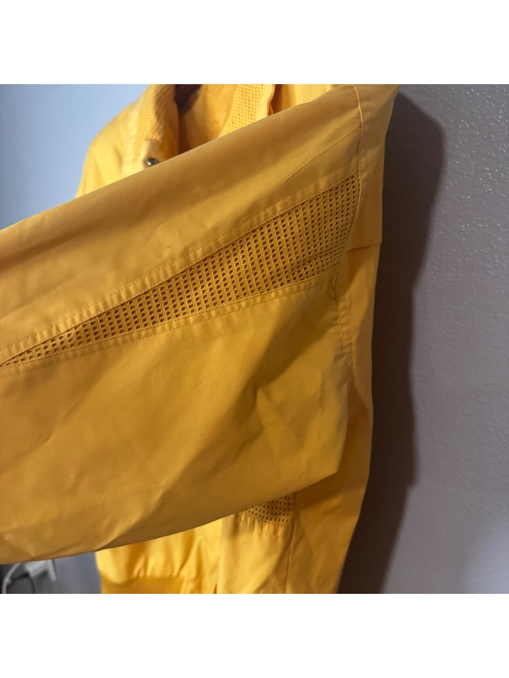 Vintage Izzi Yellow Windbreaker Jacket Women’s Medium Mesh Trim Hooded Coat - Picture 4 of 10